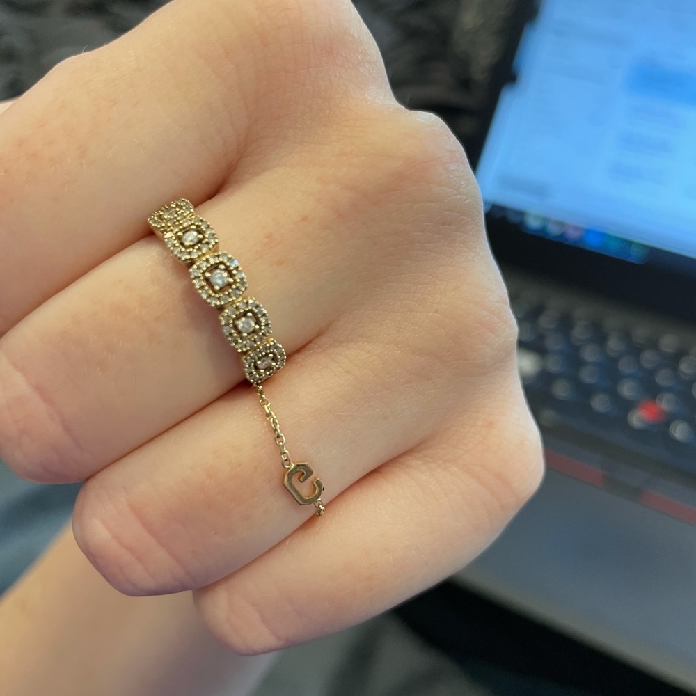 Yellow gold diamond ring
